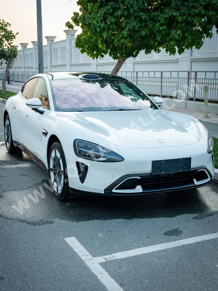 Xiaomi  SU7  Max  2025  Automatic  0 Km  0 Cylinder  All Wheel Drive (AWD)  Sedan  White  With Warranty