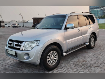 ميتسوبيشي  باجيرو  3.5  2014  اوتوماتيك  158,000 كم  6 سلندر  دفع رباعي  اس يو في  فضي