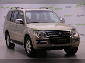 Mitsubishi  Pajero  GLS  2015  Automatic  200,000 Km  6 Cylinder  Four Wheel Drive (4WD)  SUV  Gold