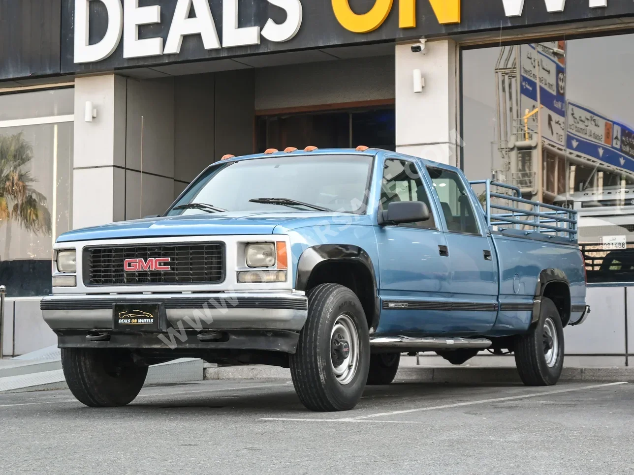 GMC  Sierra  3500 HD  1996  Automatic  240,000 Km  8 Cylinder  Four Wheel Drive (4WD)  Pick Up  Blue