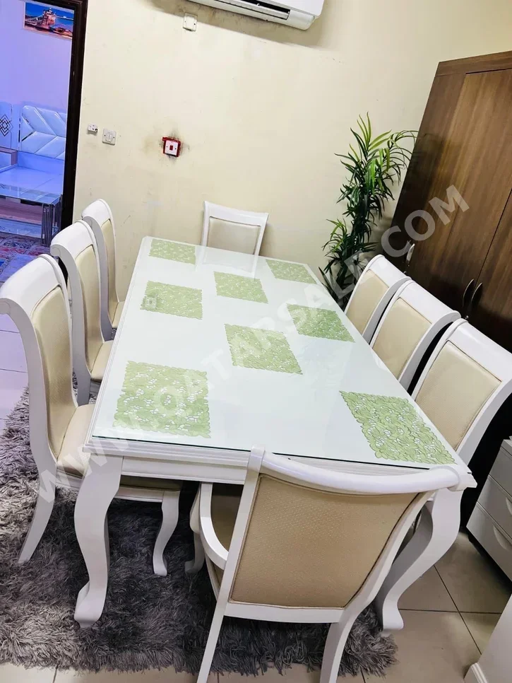 طاولة طعام  - أبيض  - 8 مقاعد