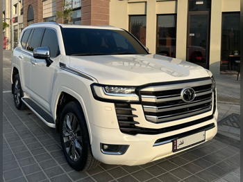 Toyota Land Cruiser VXR Twin Turbo 2022 Automatic 114,000 Km 6 Cylinder Four Wheel Drive (4WD) SUV White With Warranty