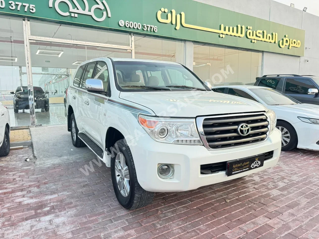 تويوتا  لاند كروزر  جي اكس  2011  اوتوماتيك  416,000 كم  6 سلندر  دفع رباعي  اس يو في  أبيض