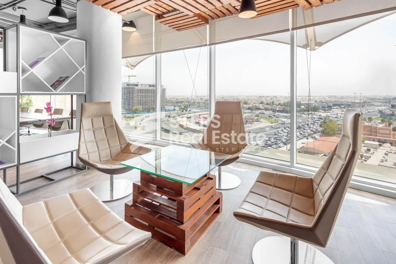 مكاتب تجارية - مفروشة بالكامل  - الدوحة  - فريج بن محمود