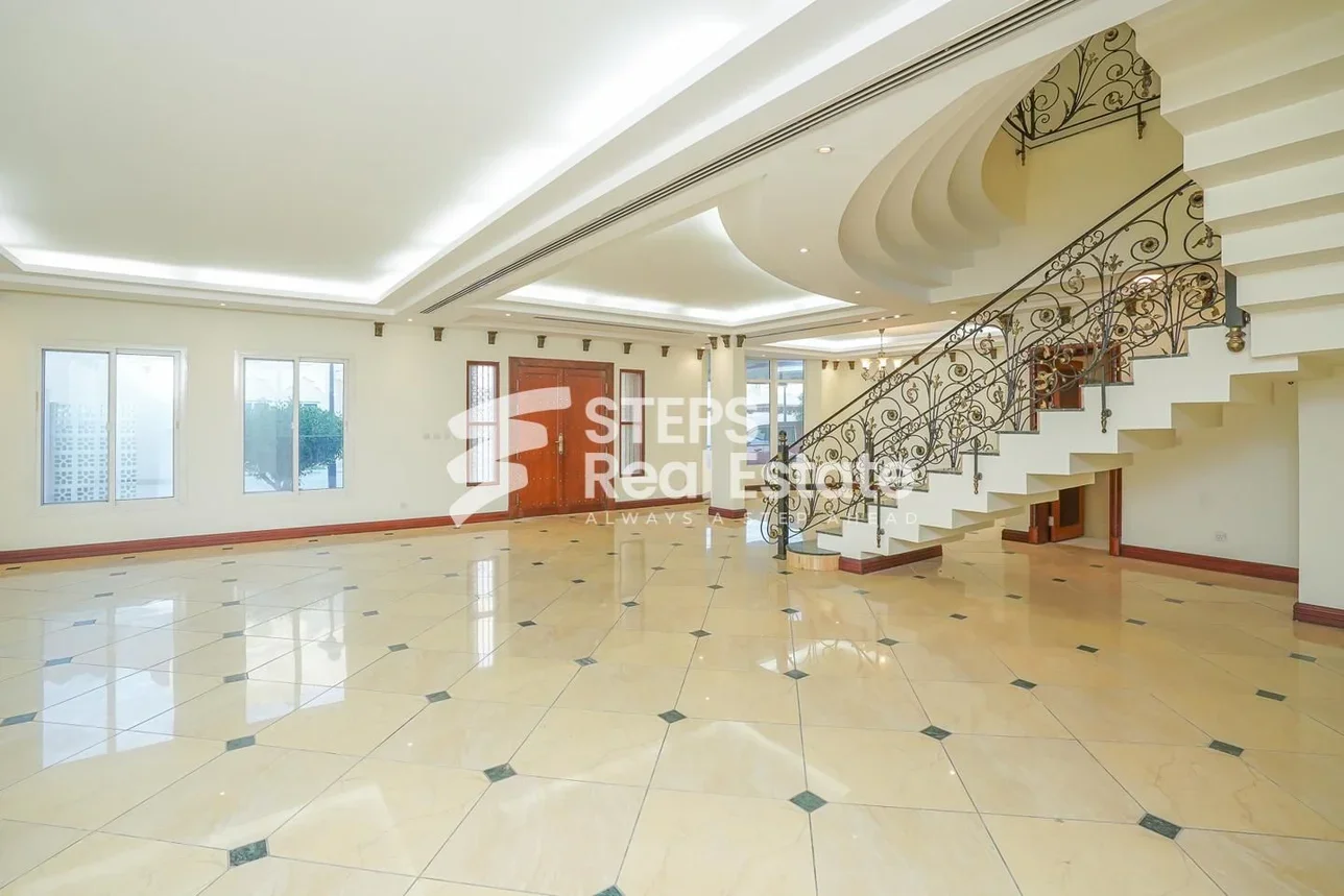 سكن عائلي  - غير مفروشة  - الدوحة  - غرب خليج لاغون  - 5 غرف نوم