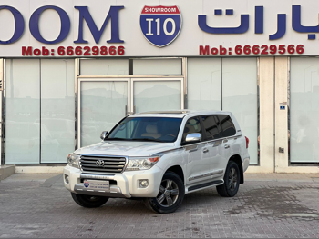 تويوتا  لاند كروزر  جي اكس ار  2015  اوتوماتيك  290,000 كم  8 سلندر  دفع رباعي  اس يو في  أبيض