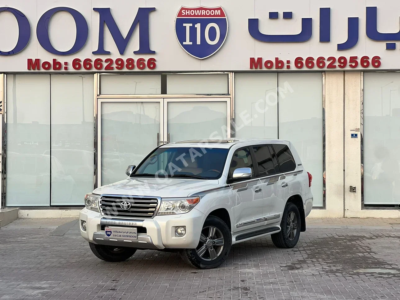 تويوتا  لاند كروزر  جي اكس ار  2015  اوتوماتيك  290,000 كم  8 سلندر  دفع رباعي  اس يو في  أبيض