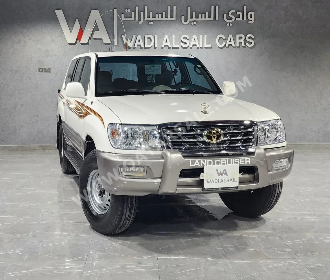 تويوتا  لاند كروزر  جي اكس  2007  عادي  112,000 كم  6 سلندر  دفع رباعي  اس يو في  أبيض