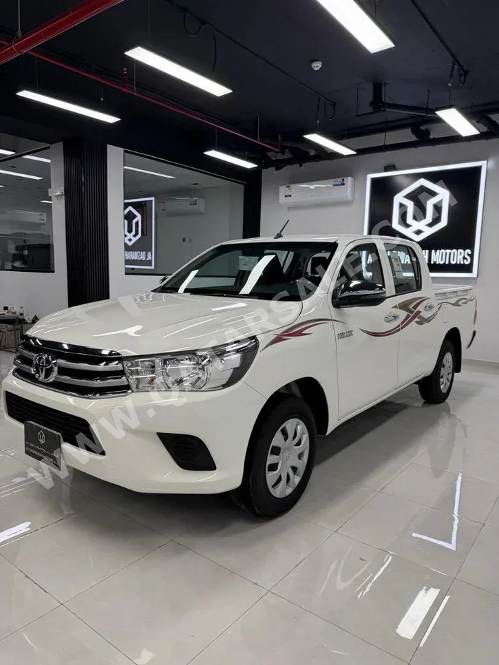 تويوتا  هاي لوكس  2025  عادي  0 كم  4 سلندر  دفع رباعي  بيكب  أبيض  تحت الضمان