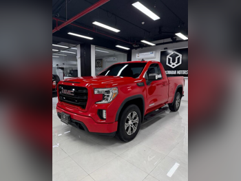 جي ام سي  سييرا  1500  2021  اوتوماتيك  100,000 كم  8 سلندر  دفع رباعي  بيكب  أحمر