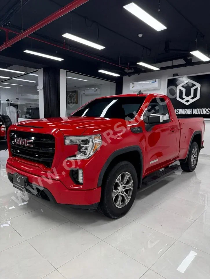 جي ام سي  سييرا  1500  2021  اوتوماتيك  100,000 كم  8 سلندر  دفع رباعي  بيكب  أحمر