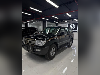 Toyota Land Cruiser GXR 2006 Manual 40,000 Km 6 Cylinder Four Wheel Drive (4WD) SUV Black