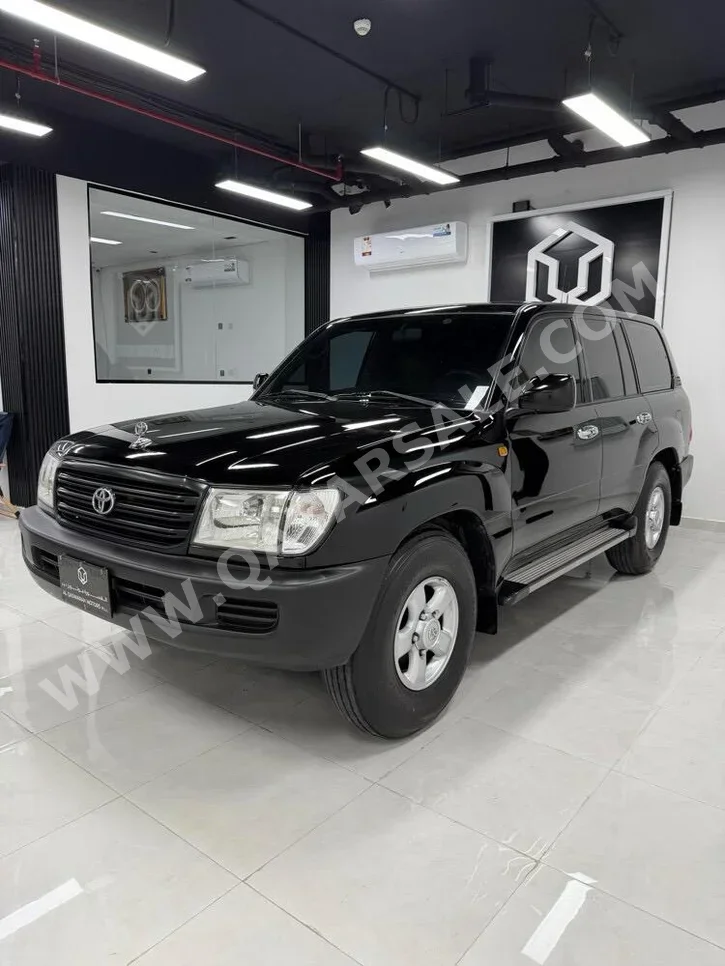 تويوتا  لاند كروزر  جي  2004  عادي  148,000 كم  6 سلندر  دفع رباعي  اس يو في  أسود