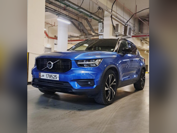 فولفو  اكس سي  40  2019  اوتوماتيك  91,334 كم  4 سلندر  دفع رباعي  اس يو في  ازرق