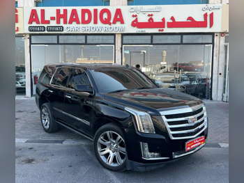 كاديلاك  اسكيليد  2015  اوتوماتيك  92,000 كم  8 سلندر  دفع رباعي  اس يو في  أسود
