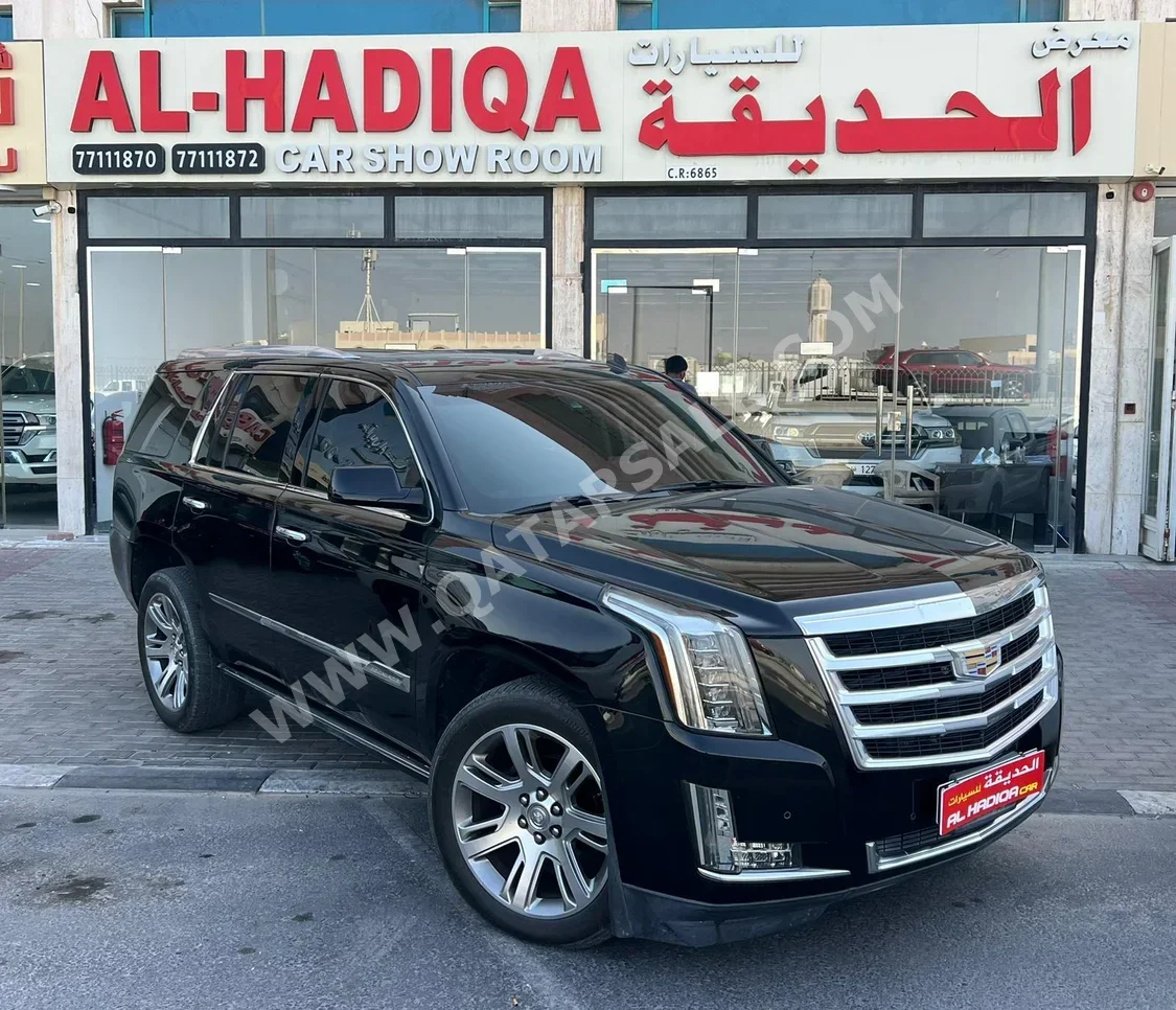 كاديلاك  اسكيليد  2015  اوتوماتيك  92,000 كم  8 سلندر  دفع رباعي  اس يو في  أسود