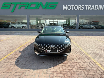 هيونداي  ازيرا  2023  اوتوماتيك  63,000 كم  6 سلندر  سحب امامي  سيدان  أسود  تحت الضمان