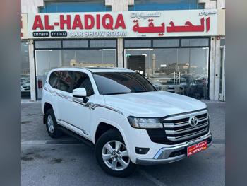 تويوتا  لاند كروزر  جي اكس ار توين توربو  2022  اوتوماتيك  104,000 كم  6 سلندر  دفع رباعي  اس يو في  أبيض