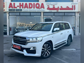 تويوتا  لاند كروزر  في اكس ار - غراند تورينغ اس  2020  اوتوماتيك  167,000 كم  8 سلندر  دفع رباعي  اس يو في  أبيض