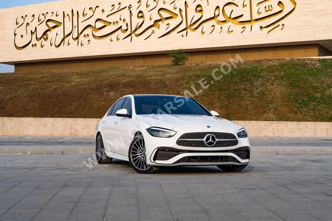 مرسيدس - بنز  سي - كلاس  200  2024  اوتوماتيك  8,000 كم  4 سلندر  دفع خلفي  سيدان  أبيض  تحت الضمان