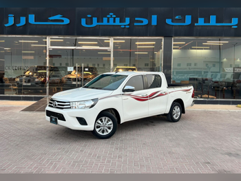 Toyota  Hilux  SR5  2020  Automatic  144,000 Km  4 Cylinder  Rear Wheel Drive (RWD)  Pick Up  White