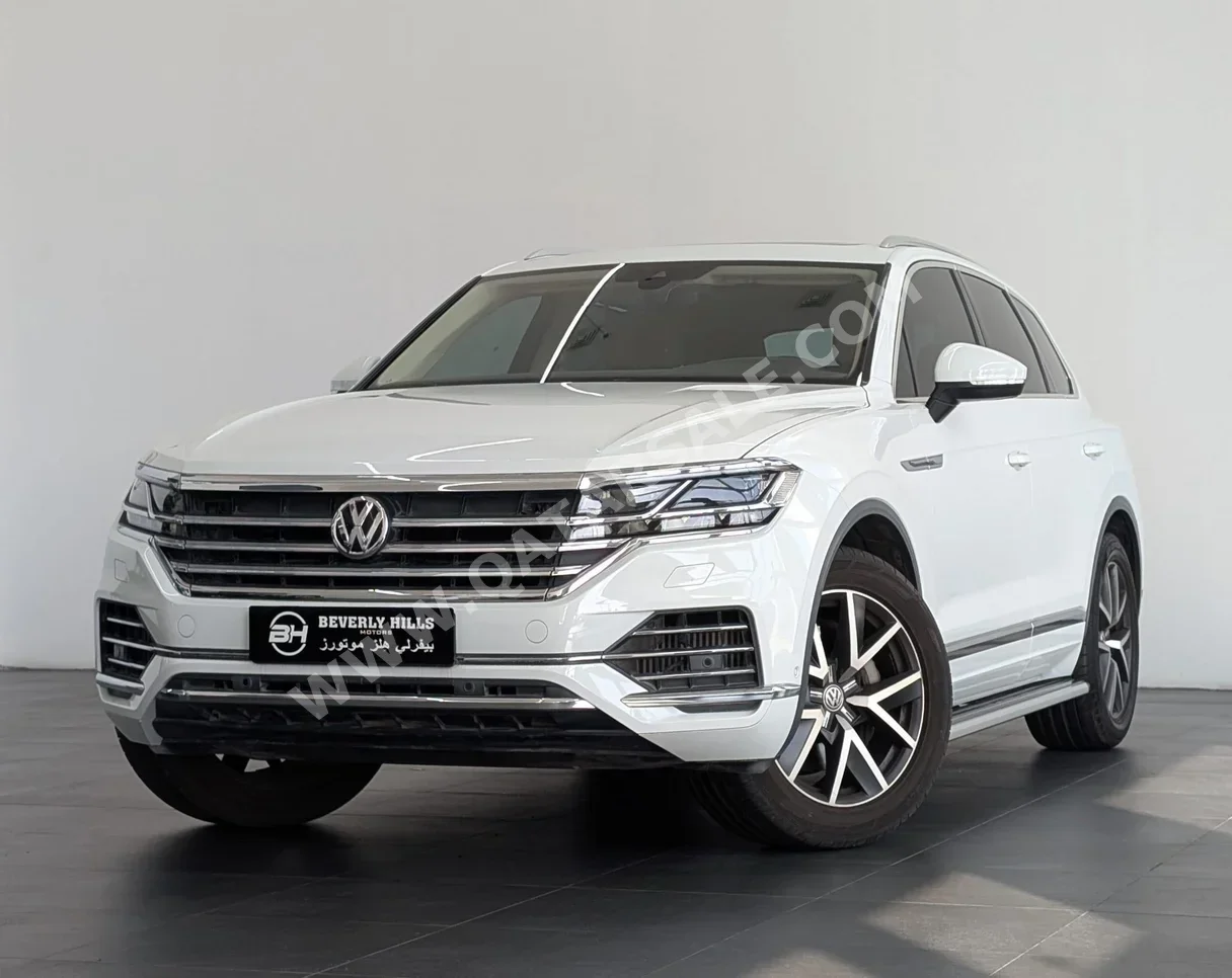 Volkswagen  Touareg  Highline plus  2019  Automatic  12,168 Km  6 Cylinder  Four Wheel Drive (4WD)  SUV  White