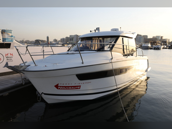 ميري فيشر  فرنسا  2017  أبيض  29.4 قدم