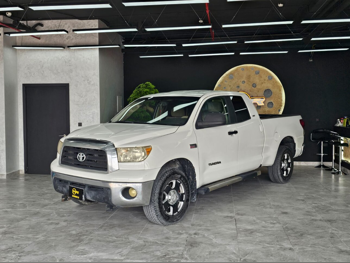 Toyota  Tundra  2008  Automatic  300,000 Km  8 Cylinder  Four Wheel Drive (4WD)  Pick Up  White