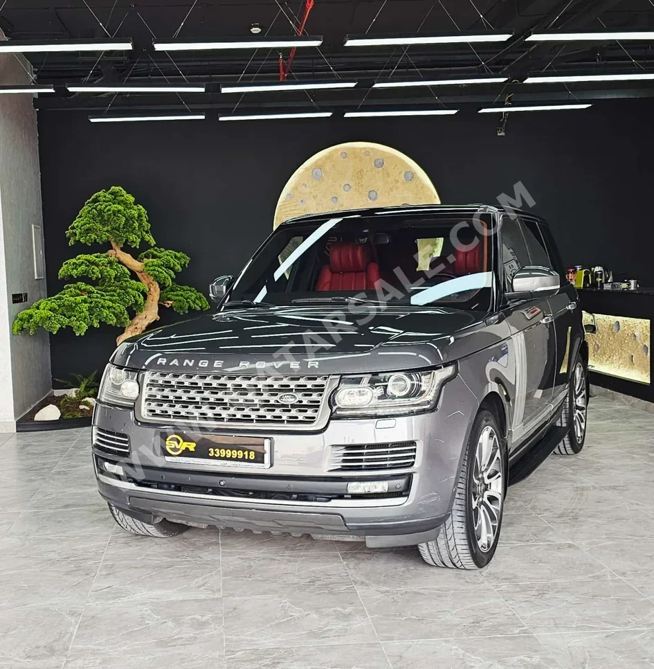لاند روفر  رنج روفر  فوج اوتوبايوغرافي  2016  اوتوماتيك  250,000 كم  8 سلندر  دفع رباعي  اس يو في  رمادي