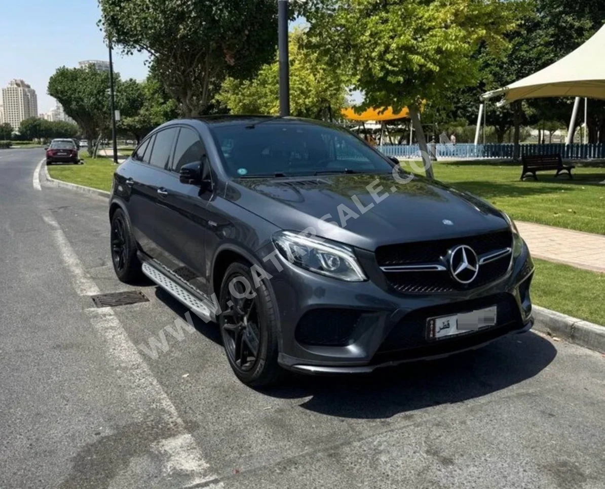 مرسيدس - بنز  جي ال اي  450 اي ام جي  2016  اوتوماتيك  125,000 كم  6 سلندر  دفع رباعي  اس يو في  أزرق غامق