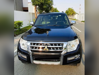 Mitsubishi  Pajero  3.8 Gold Edition  2017  Automatic  99,400 Km  6 Cylinder  Four Wheel Drive (4WD)  SUV  Black