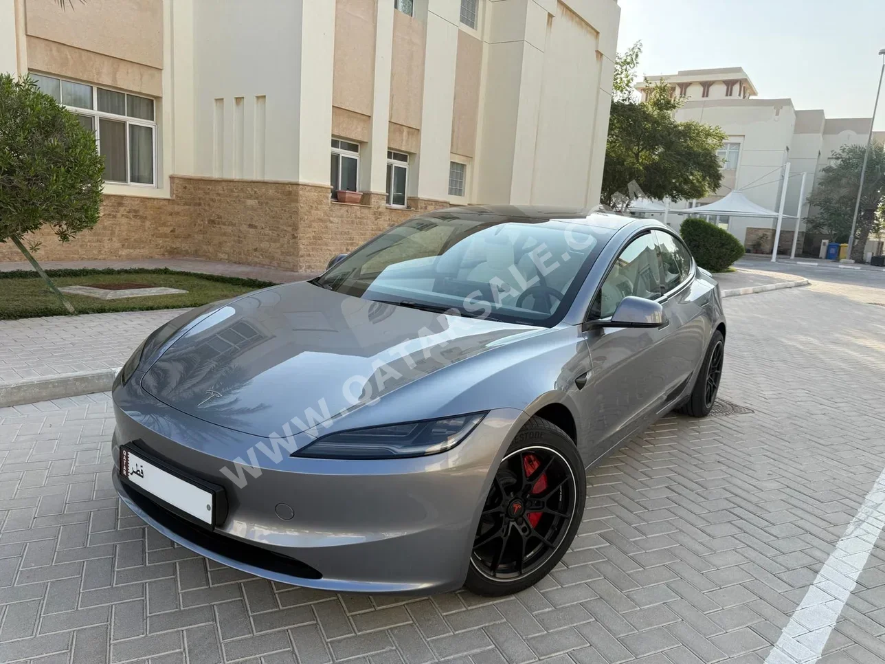 تسلا  مودل 3  لونج راينج  2025  اوتوماتيك  25,000 كم  0 سلندر  دفع كلي مستمر  سيدان  رمادي  تحت الضمان