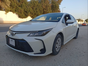 تويوتا  كورولا  اكس ال اي  2020  اوتوماتيك  170,000 كم  4 سلندر  سحب امامي  سيدان  أبيض
