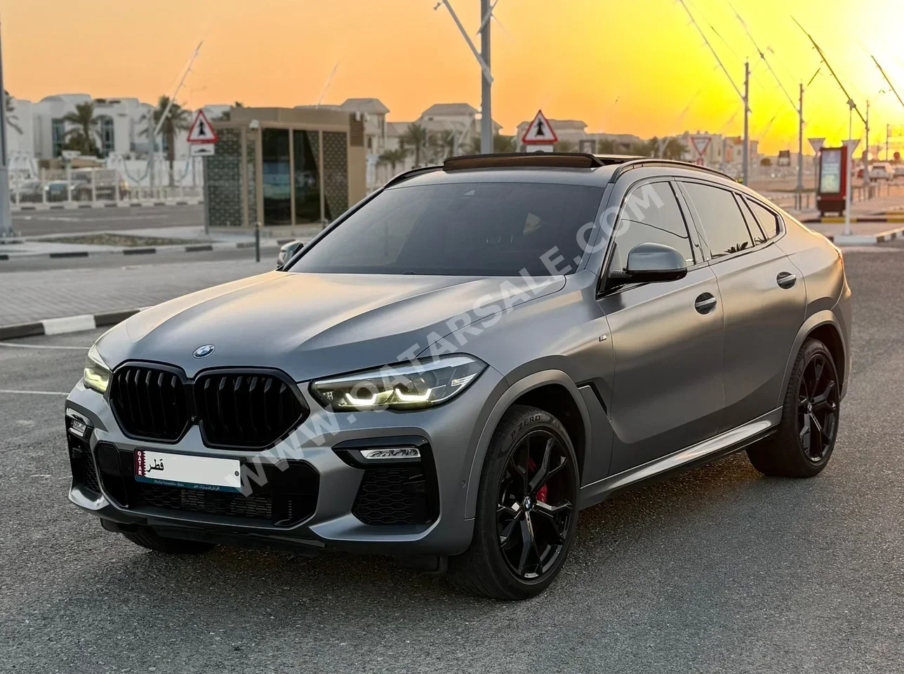 بي ام دبليو  الفئة - اكس  اكس 6  40i ام  2021  اوتوماتيك  124,000 كم  6 سلندر  دفع رباعي  اس يو في  رمادي  تحت الضمان