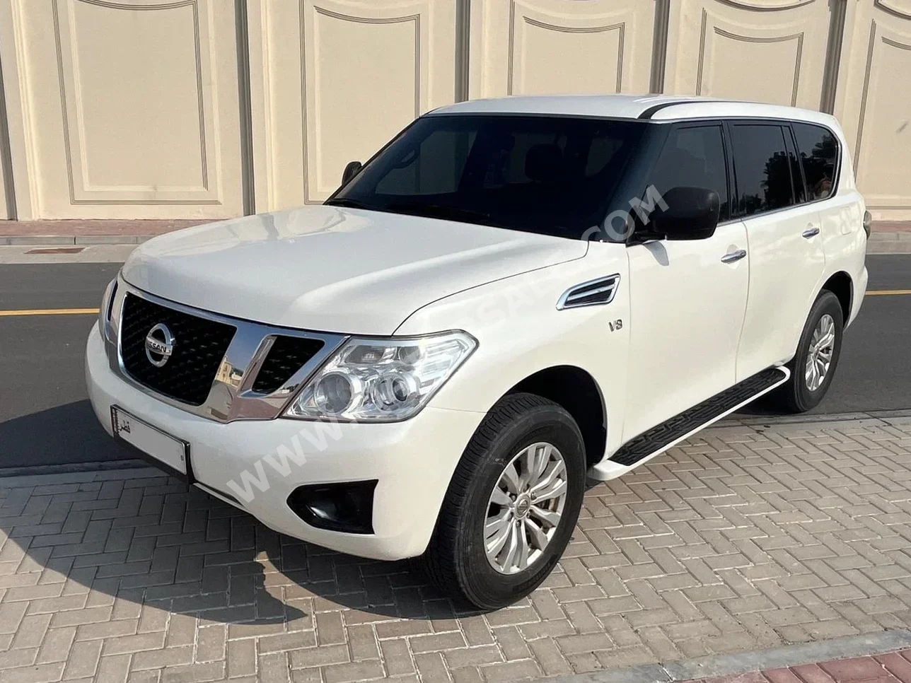 نيسان  باترول  اس اي  2016  اوتوماتيك  210,000 كم  8 سلندر  دفع رباعي  اس يو في  أبيض