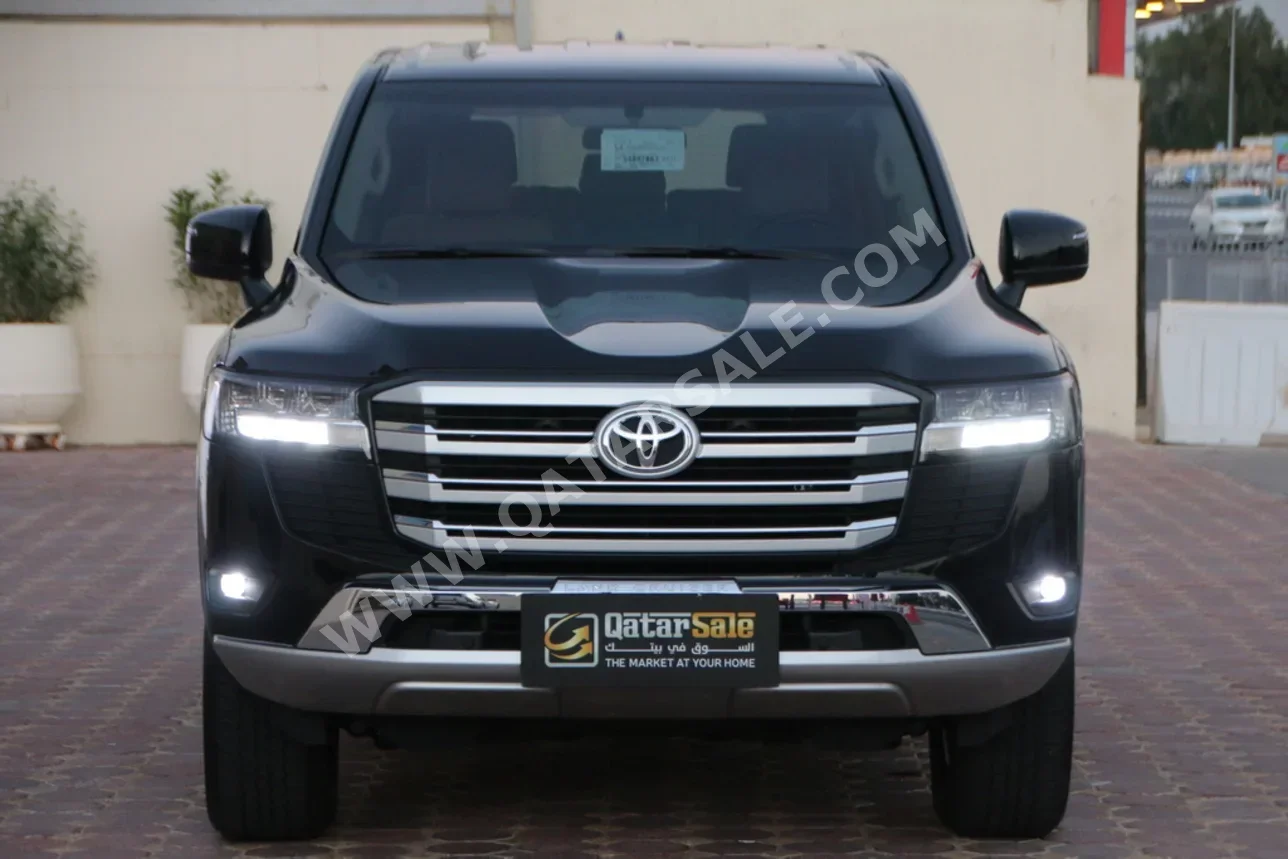 تويوتا  لاند كروزر  6 سلندر  إس يو في 4 في 4  أسود  2025