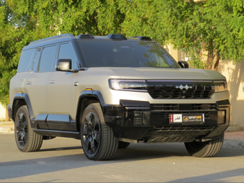 BYD  Leopard 8  2025  Automatic  4,600 Km  6 Cylinder  Four Wheel Drive (4WD)  SUV  Gold  With Warranty