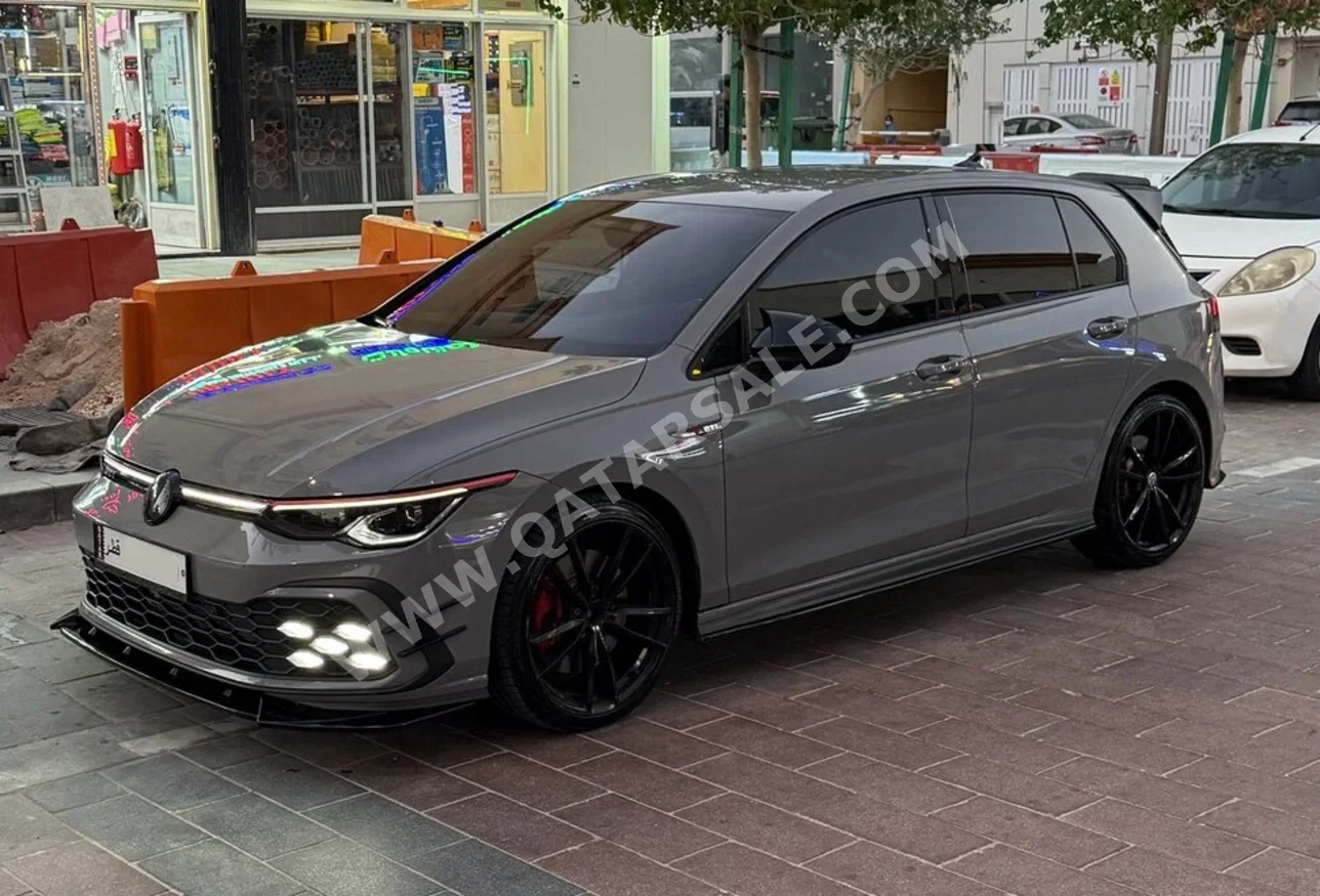 فوكس واغن  غولف  جي تي اي  2023  اوتوماتيك  42,500 كم  4 سلندر  سحب امامي  هاتشباك  رمادي ناردو  تحت الضمان