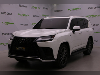 لكزس ال اكس 600 اف سبورت 2022 اوتوماتيك 40,000 كم 6 سلندر دفع رباعي اس يو في أبيض تحت الضمان