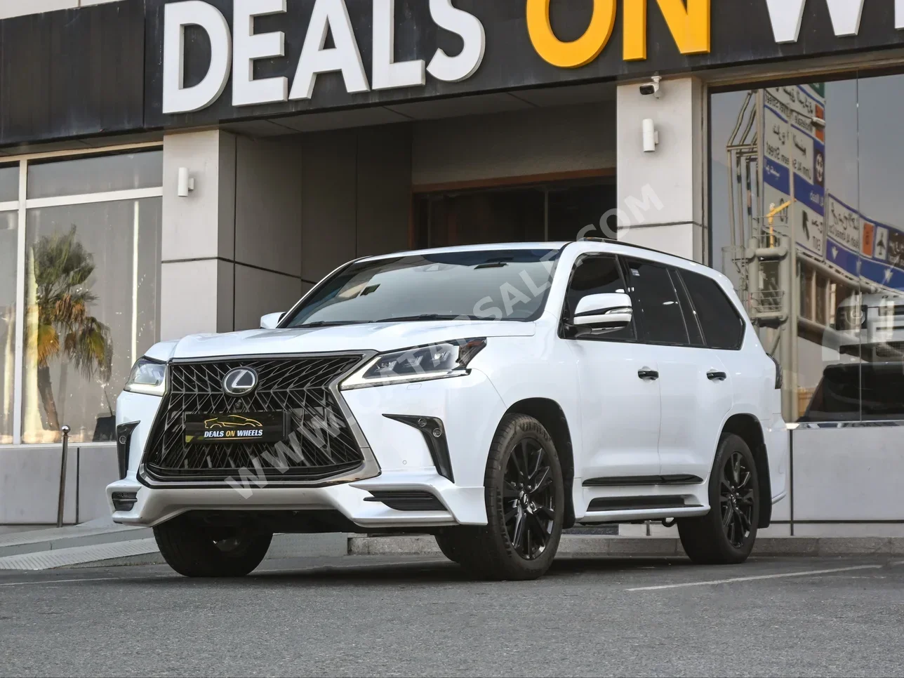 لكزس  ال اكس  570 اس بلاك ايديشن  2020  اوتوماتيك  87,000 كم  8 سلندر  دفع رباعي  اس يو في  أبيض