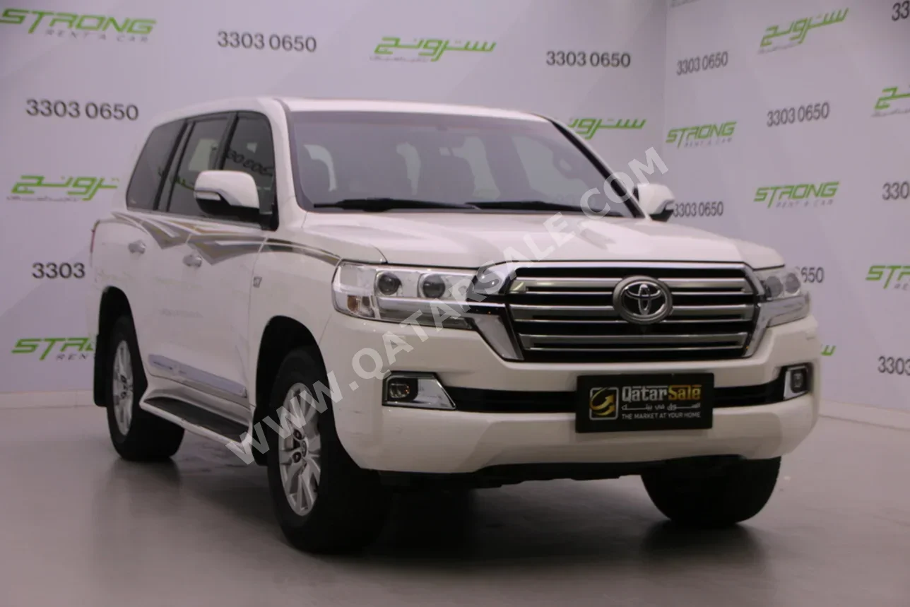 تويوتا  لاند كروزر  في اكس ار بلاك اديشن  2016  اوتوماتيك  217,000 كم  8 سلندر  دفع رباعي  اس يو في  أبيض