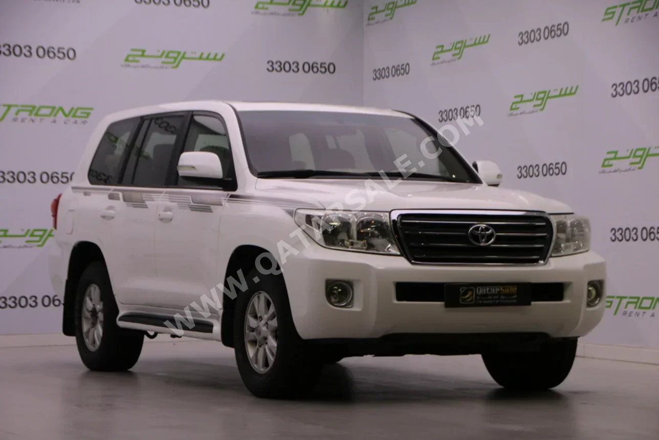 تويوتا  لاند كروزر  جي اكس  2011  اوتوماتيك  431,028 كم  6 سلندر  دفع رباعي  اس يو في  أبيض لؤلؤي