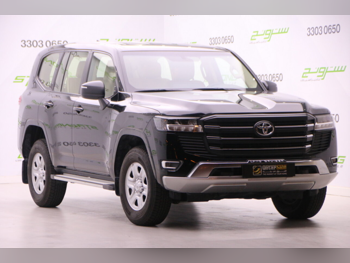 تويوتا لاند كروزر جي اكس 2024 اوتوماتيك 115,000 كم 6 سلندر دفع رباعي اس يو في أسود تحت الضمان