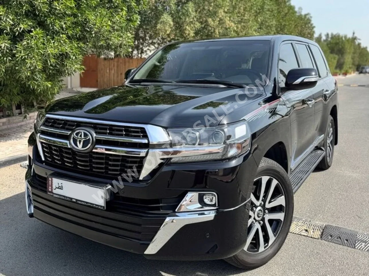 Toyota  Land Cruiser  GXR- Grand Touring  2019  Automatic  123,000 Km  8 Cylinder  Four Wheel Drive (4WD)  SUV  Black