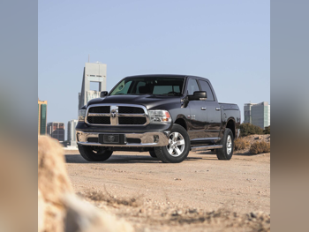 دودج  رام  1500  2015  اوتوماتيك  178,000 كم  8 سلندر  دفع كلي مستمر  بيكب  رمادي  تحت الضمان