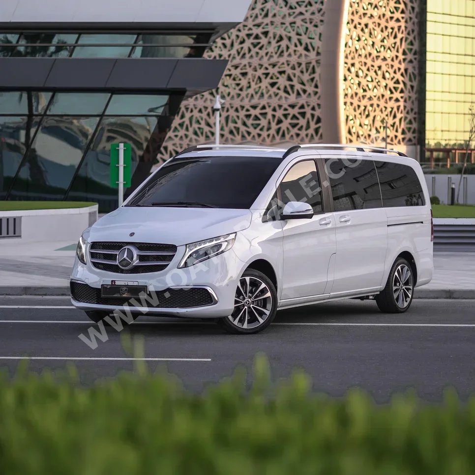 مرسيدس - بنز  في - كلاس  250  2020  اوتوماتيك  97,000 كم  4 سلندر  دفع خلفي  فان \ باص  أبيض  تحت الضمان