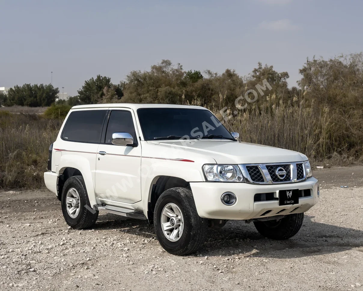 نيسان  باترول  جي ال  2017  اوتوماتيك  75,000 كم  6 سلندر  دفع رباعي  اس يو في  أبيض