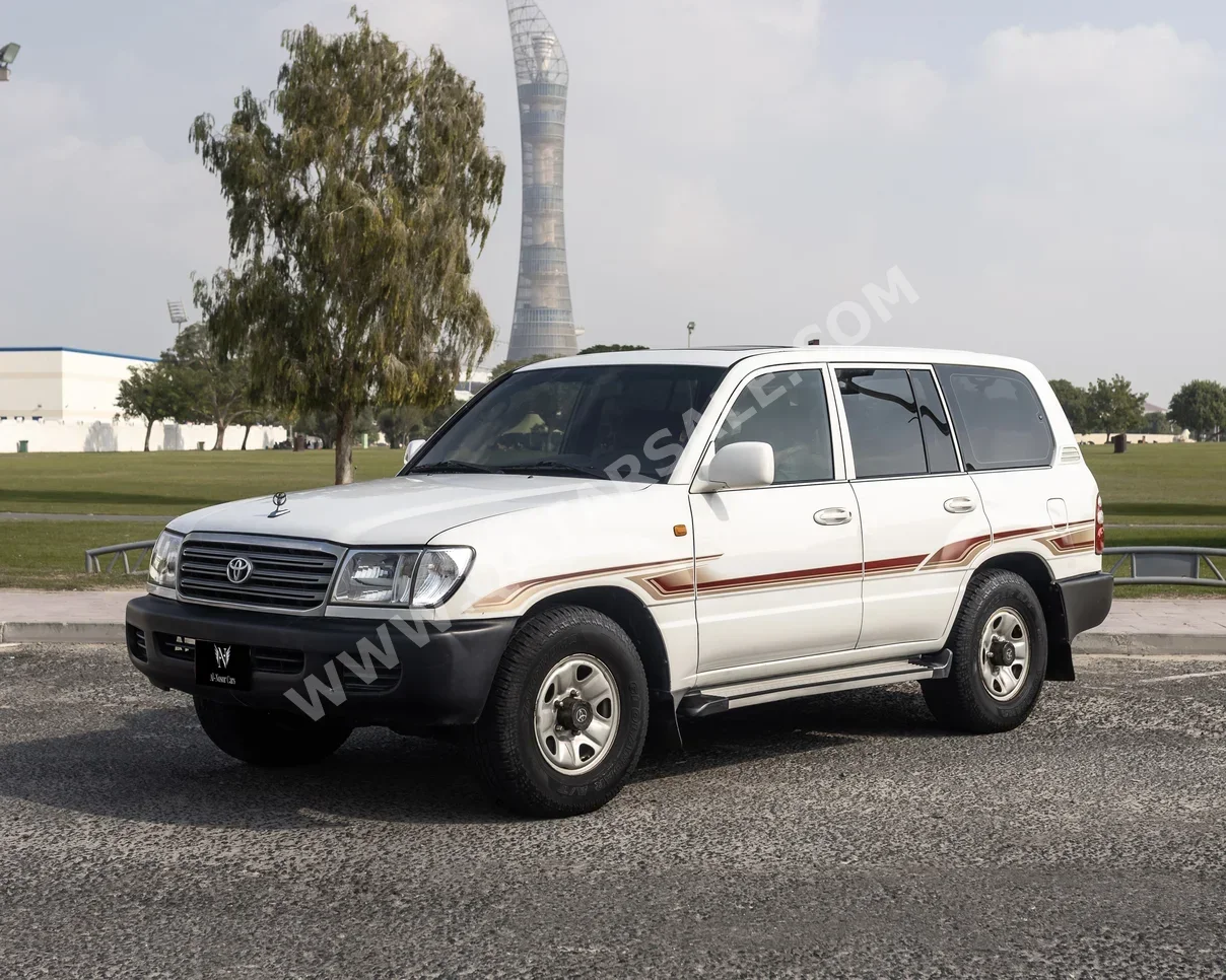 Toyota  Land Cruiser  GX  2004  Automatic  374,000 Km  6 Cylinder  Four Wheel Drive (4WD)  SUV  White