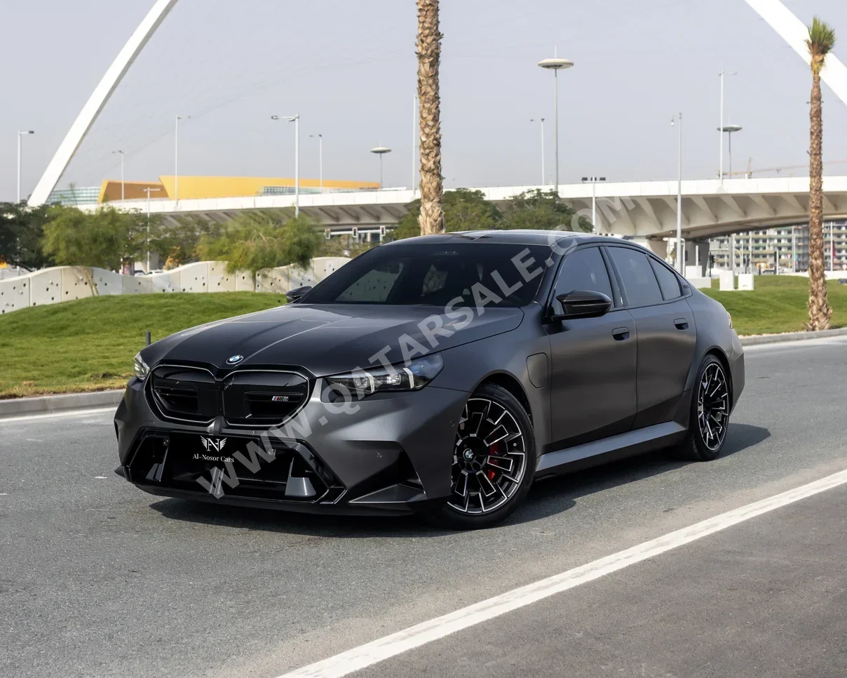 BMW  M-Series  5  2025  Automatic  28,000 Km  8 Cylinder  Rear Wheel Drive (RWD)  Sedan  Gray  With Warranty