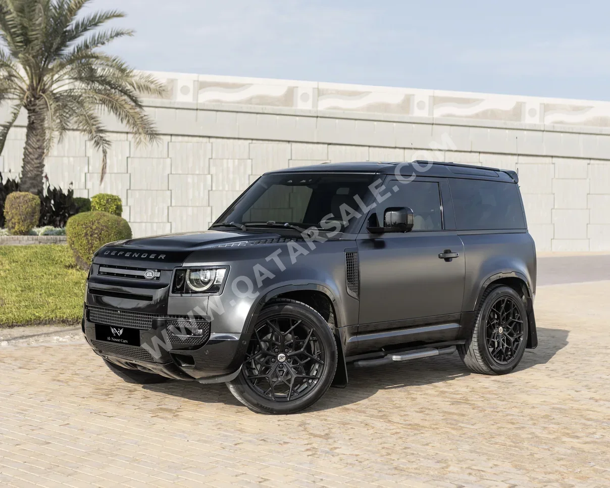 Land Rover  Defender  90 SE  2023  Automatic  65,000 Km  4 Cylinder  Four Wheel Drive (4WD)  SUV  Gray  With Warranty